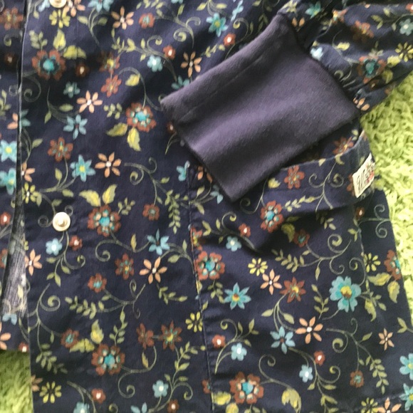 UA SCRUBS navy long sleeve scrub top - Picture 2 of 2